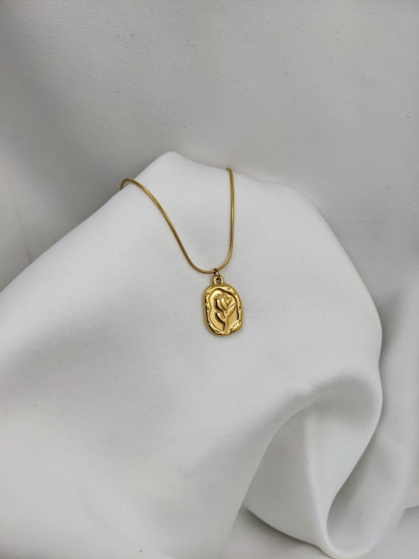 Golden Eternal Bloom Necklace