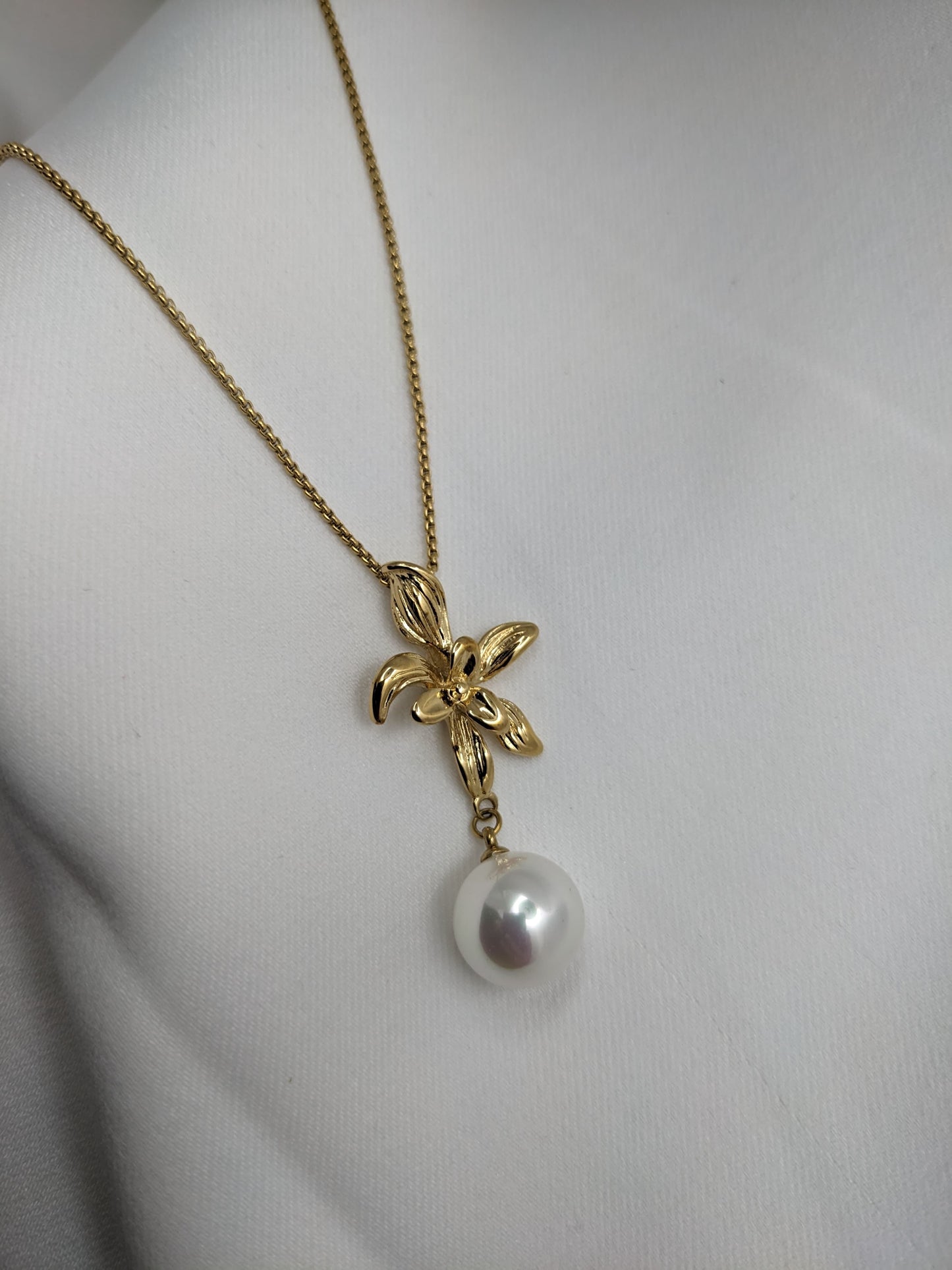 Orchid Pearl Necklace
