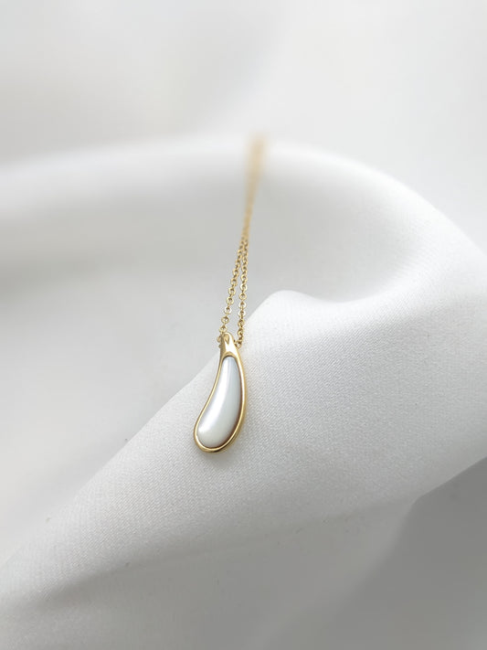 Lustrous Drop Necklace