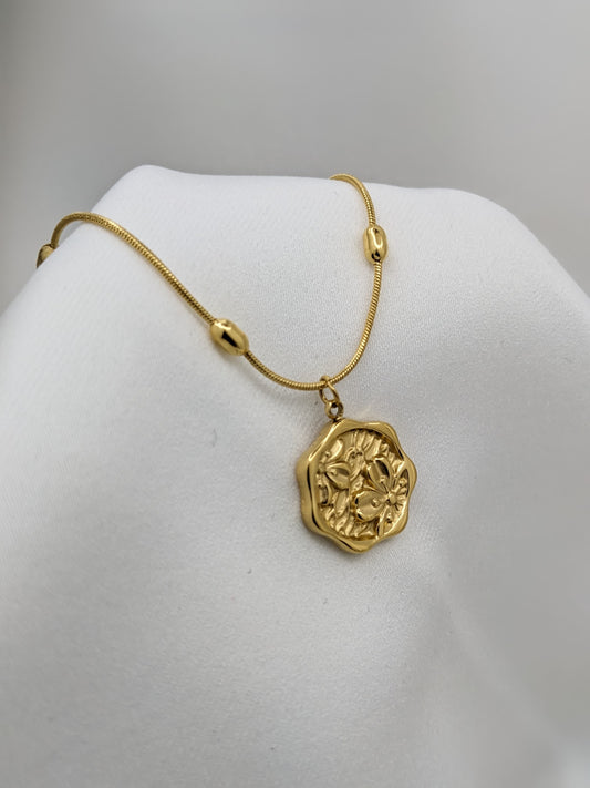 Floral Bloom Disc Necklace