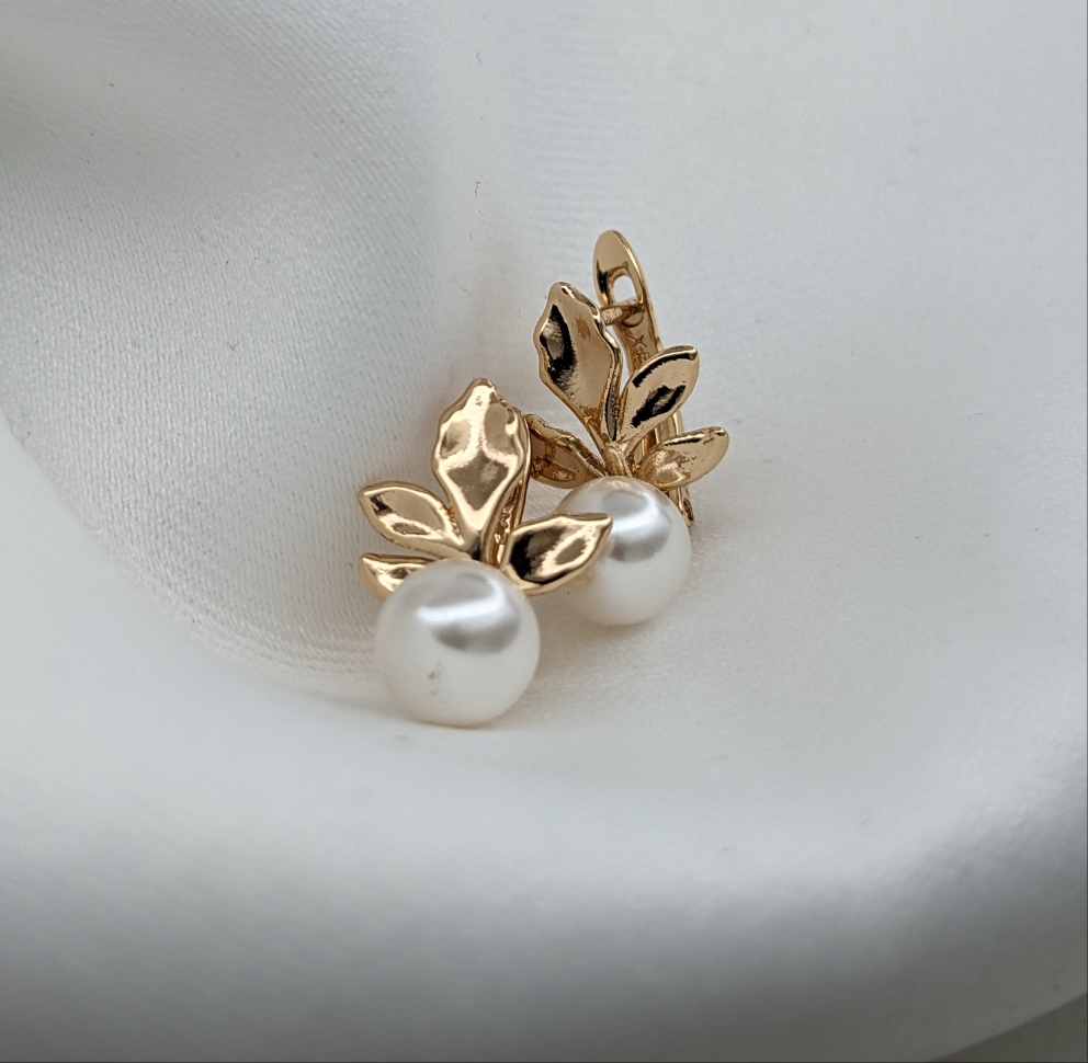 Flora Pearl Earrings