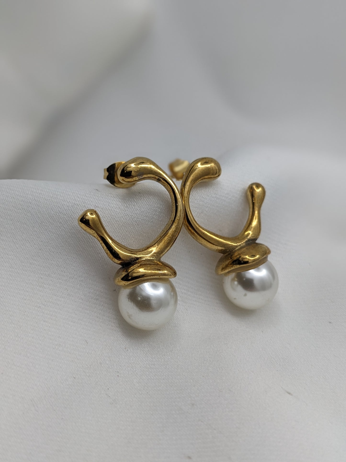 Orbit Pearl Earrings