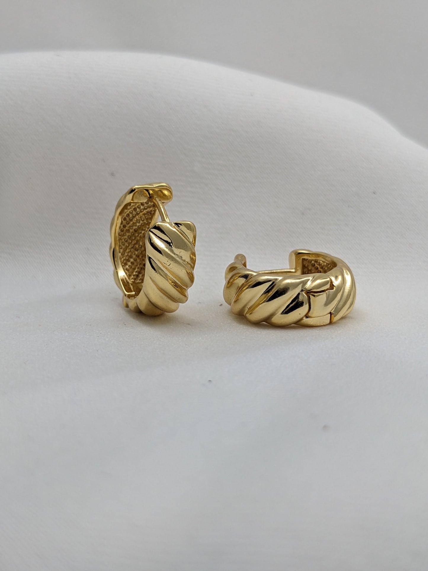 Hatched Hoops