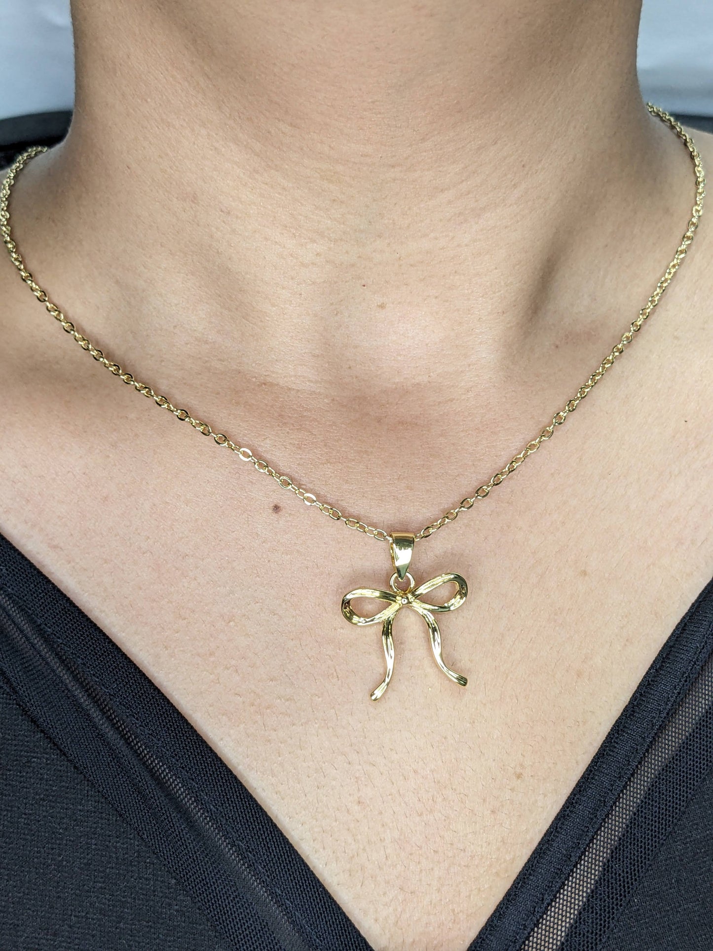 Cutesy Bow Necklace