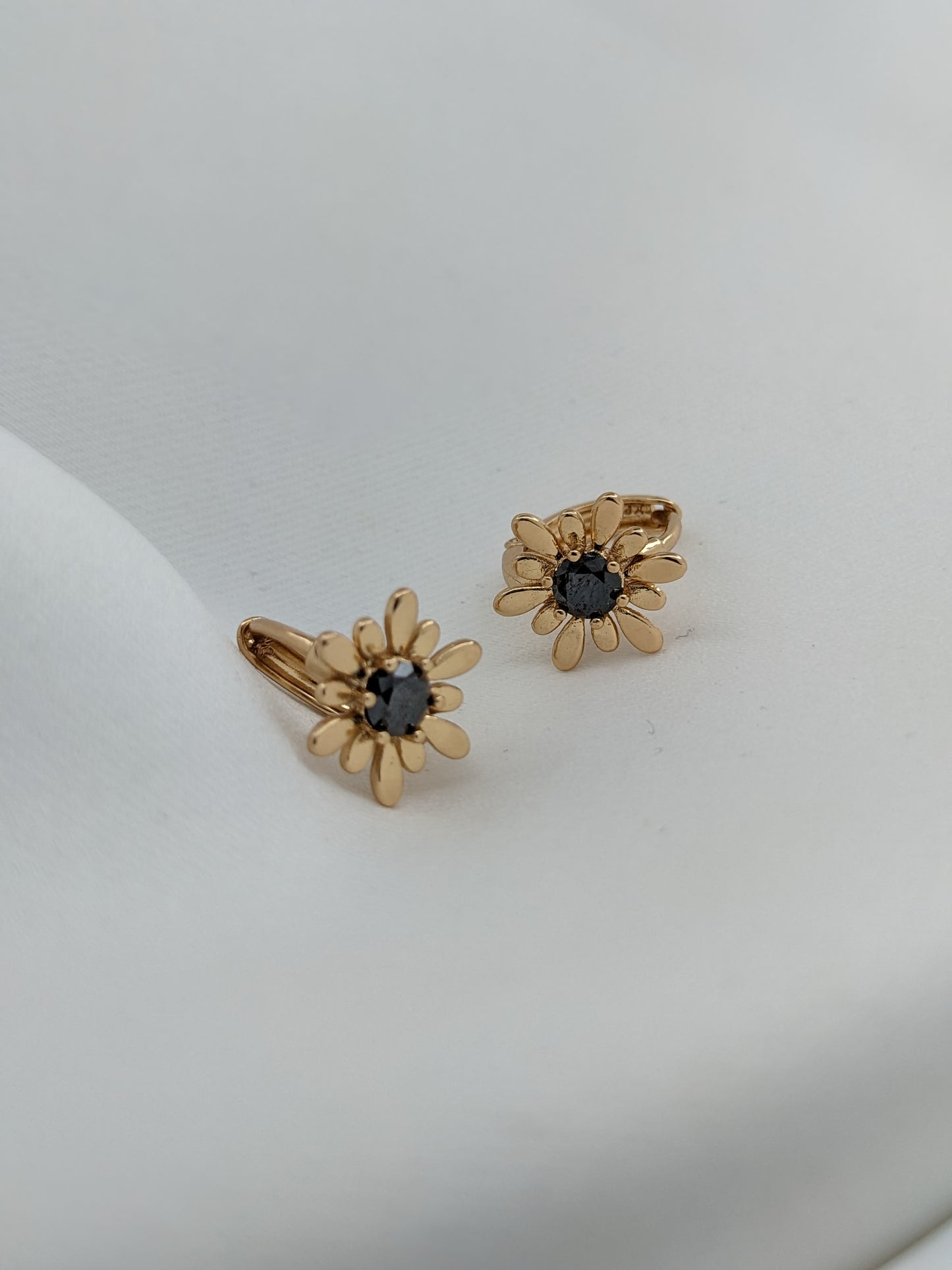 Daisy Studs