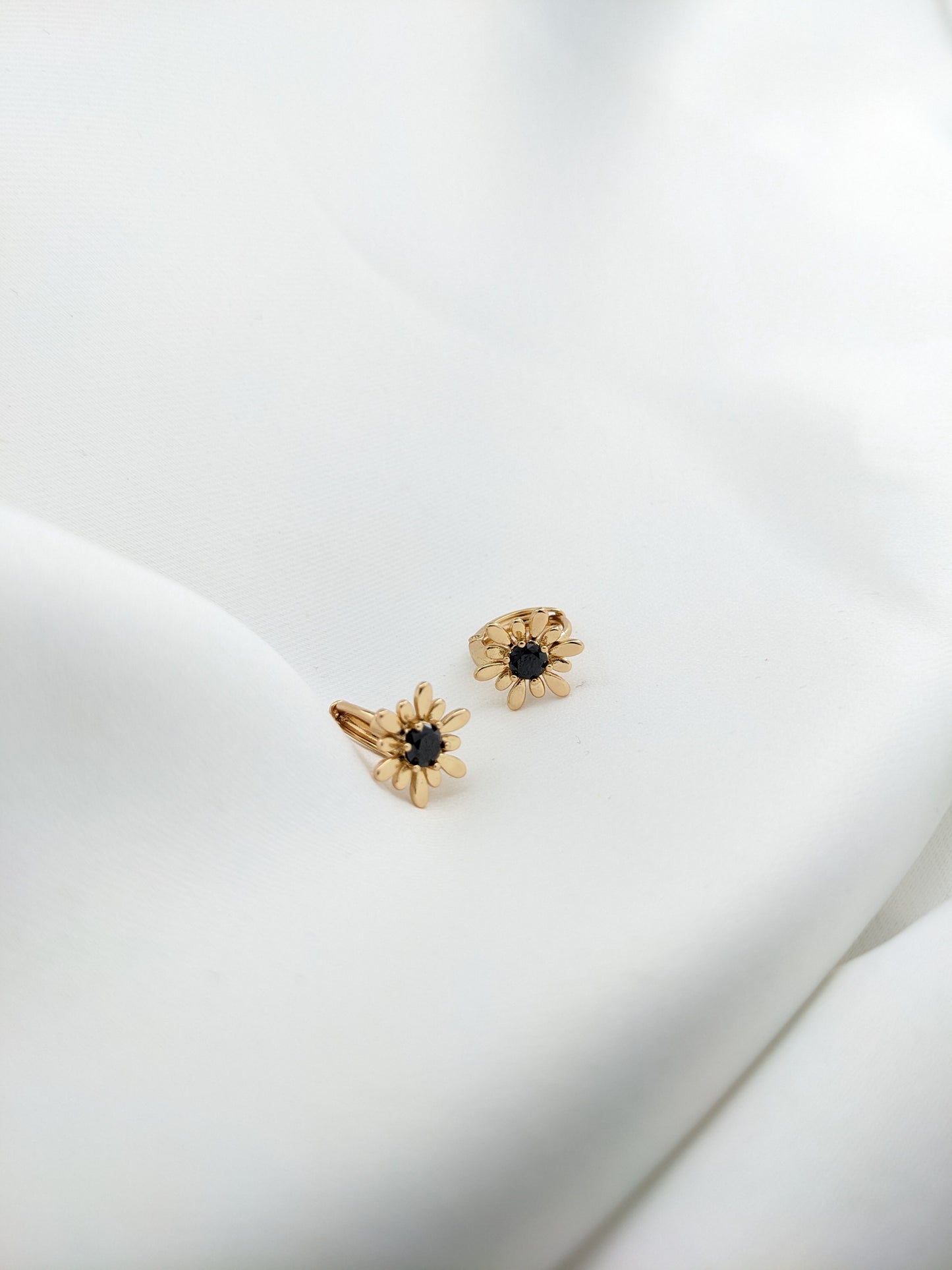 Daisy Studs