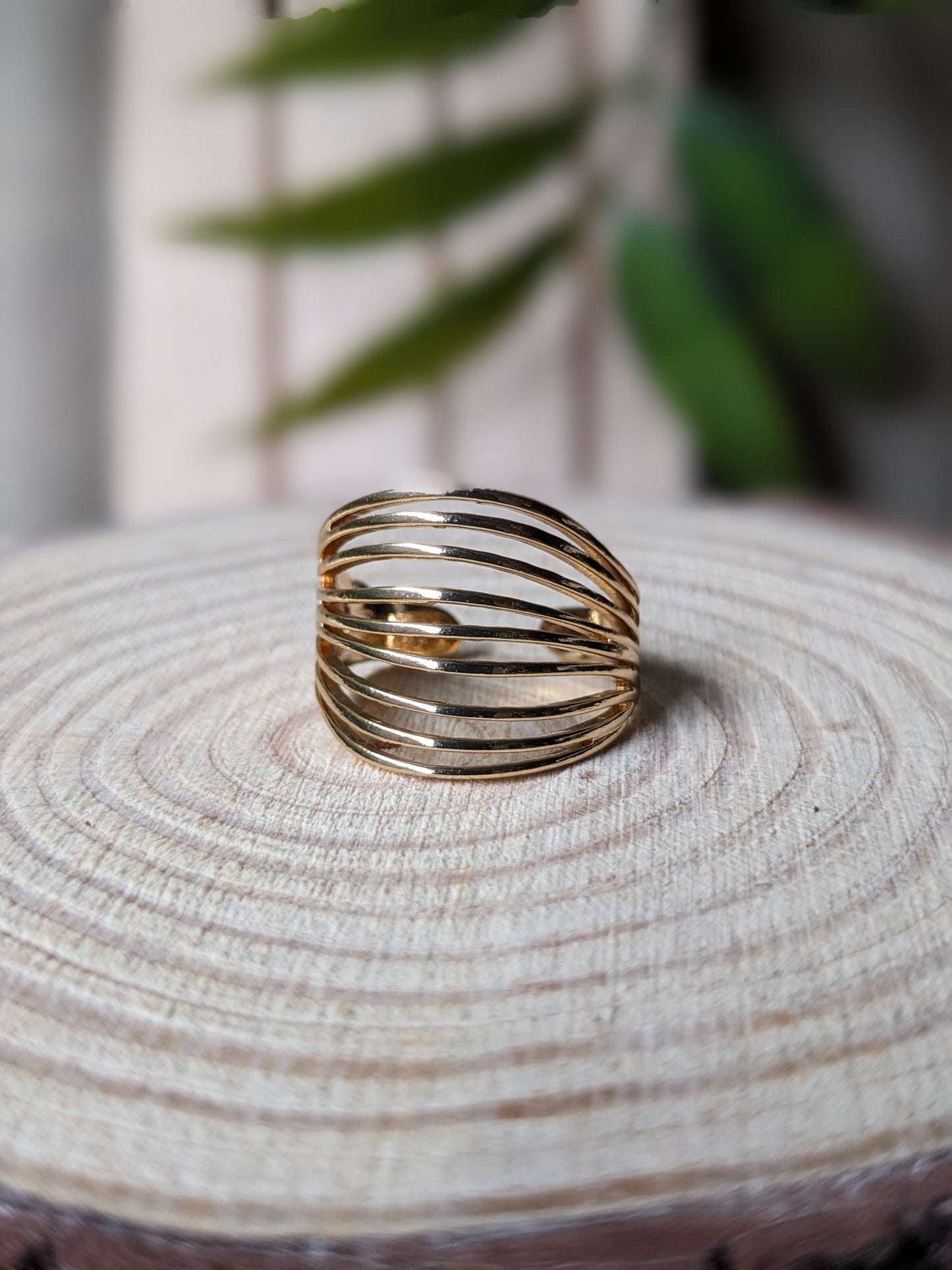 Strings Adjustable Ring