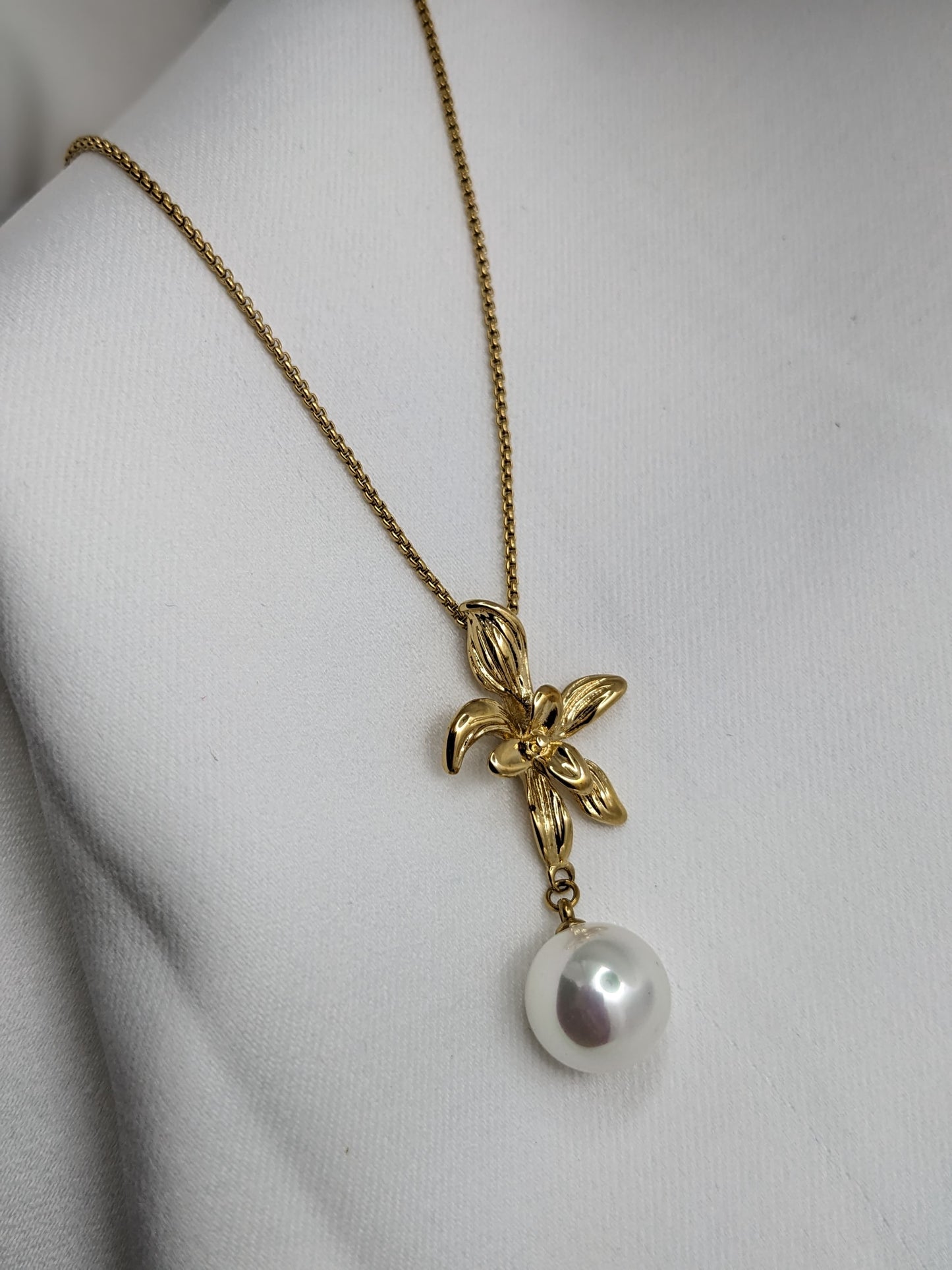 Orchid Pearl Necklace
